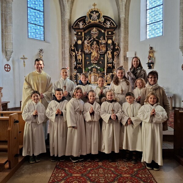 Ministrantenfoto Nov 2025