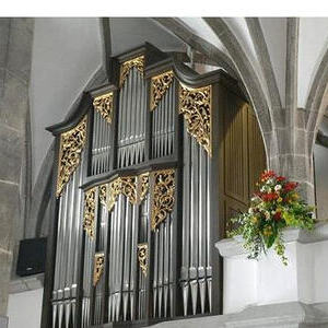 die neue dreimanualige Orgel