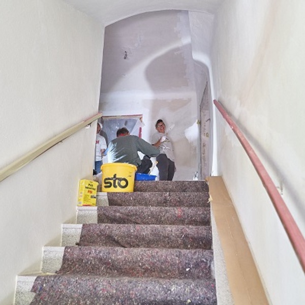 Emporenaufgang ausmalen