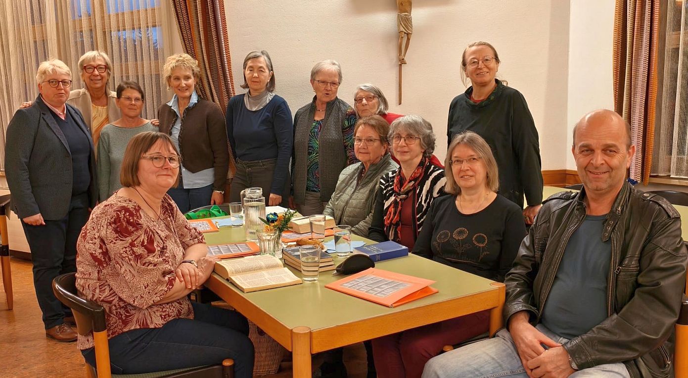Bibelkurs 2026 / © Pfarrgemeinde Leonding-Hart-St. Johannes Die Gruppe der Teilnehmer:innen am Bibelkurs 2026