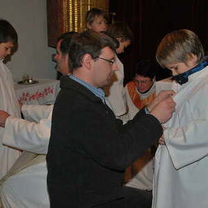 8 neue Ministrantinnen und Ministranten für Lacken