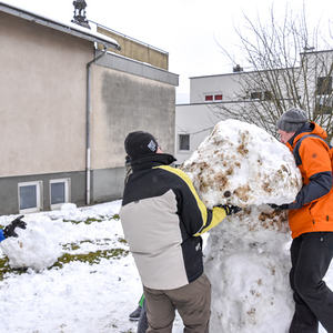 Die Jungschar Kirchdorf mit Schneespielen in der Gruppenstunde