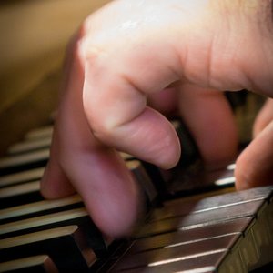 Domorganist Wolfgang Kreuzhuber an der Chororgel