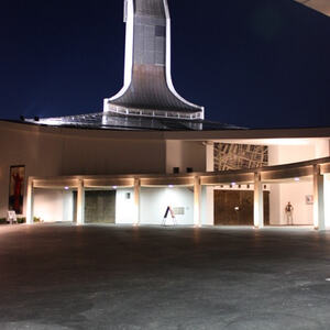 Neugestalteter Kirchenplatz 