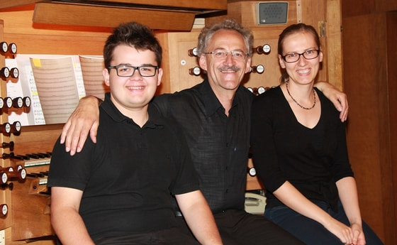 Gerhard Gnann mit seinen Registranten Florian Zethofer und Renate Preishuber