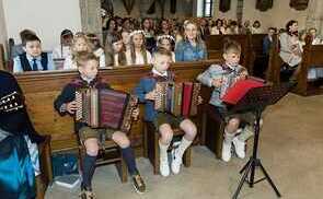 Mollner Erstkommunion-Kinder spendeten für Kinder in Ecuador