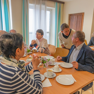 Jungscharkinder und deren Eltern luden zum Pfarrkaffee