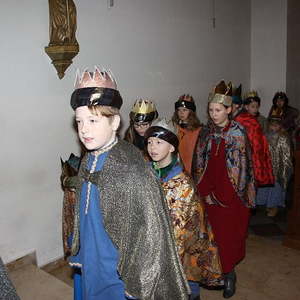 St. Quirinus und die Sternsinger während der Messe