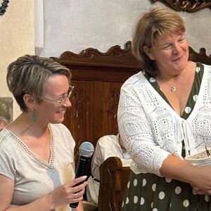 Daniela und Silvia betreuen unsere MINIs.