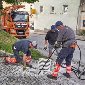 Kamerafahrt und Wartung der Abwasserrohre