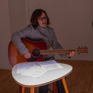 Lebendiger Adventkalender der Pfarre Kirchdorf an der Krems. Adventliche Besinnung - gemeinsam beten, singen und feiern. anschließend gemeinsam bei Tee wärmen und reden.