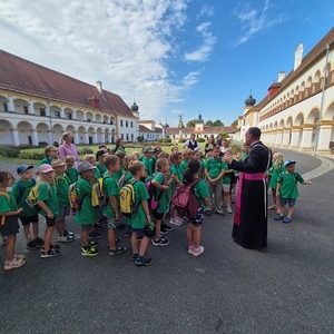 Unsere Volksschüler im Stift Reichersberg