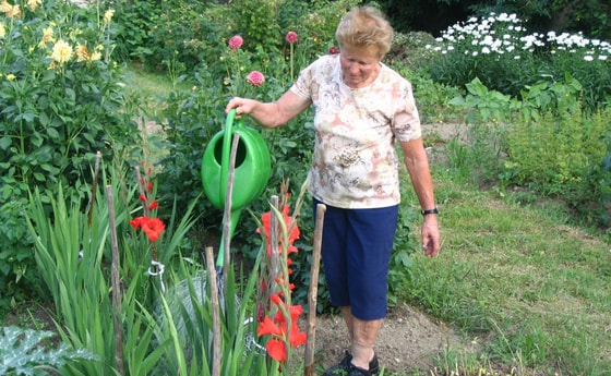 verantwortlich für Raumpflege und Garten für Pfarrhof und Kirche