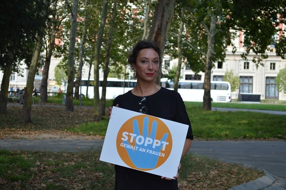 Orange the World / UN WOMEN Schirmherrin der Aktion: Schauspielerin Ursula Strauß