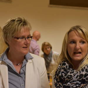 gesegnete Speisen werden verzehrt