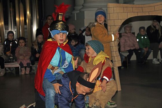 Fr. 10. November - Kirche Linz-Hl. Familie