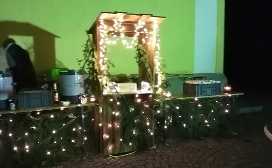 Adventstimmung am Kirchenplatz