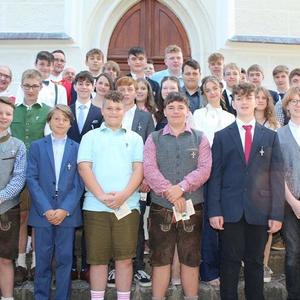 Gruppenfoto vor dem Westportal