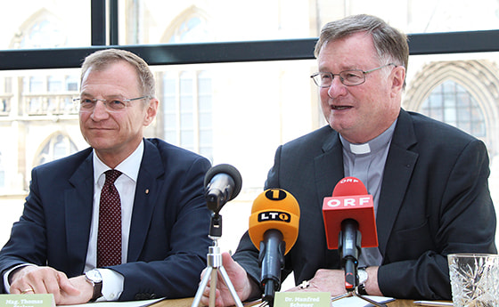 Bischof Manfred Scheuer (r.) mit LH Thomas Stelzer