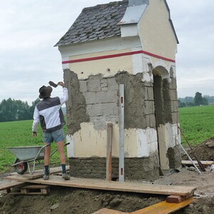 Die alte Bausubstanz sollte im größtmöglichen Umfang erhalten bleiben. Daher wurden nur die neuen Ziegeln neu verputzt.