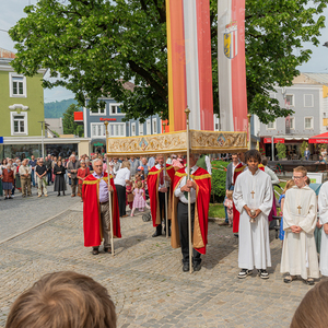 Zweite Station vor dem Rathaus