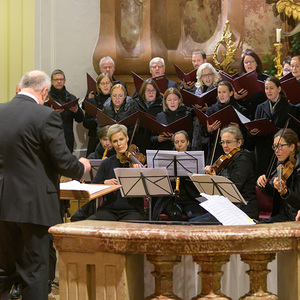 Chor des Konservatoriums für Kirchenmusik der Diözese Linz und Barockensemble Linz unter der Leitung von Wolfgang Kreuzhuber