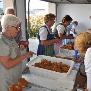 Verabschiedung Kaplan Kinsley, Kräuterweihe und Goldhauben Einladung