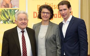 V. l.: Landeshauptmann Dr. Josef Pühringer, 'Welt der Frau'-Chefredakteurin Dr.in Christine Haiden, Bundesminister Sebastian Kurz