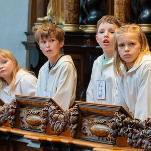 Rund 1.000 Ministrant*innen aus über 90 Pfarrgemeinden Oberösterreichs kamen am Samstag, 14. Juni, in das Stift St. Florian, wo der große Ministrant*innen-Tag der Diözese Linz stattfand. Veranstaltet vom Team Kinder | Katholische Jungschar, verwandel