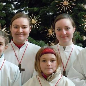 Jungmedizinerin als Ministrantin 