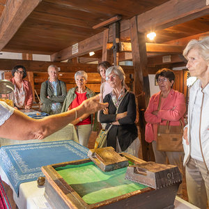 Ausflug der Alt-Sängerinnen des Kirchenchores Kirchdorf an der Krems anlässlich des 80. Geburtstages von Christa StrutzenbergerFoto: Färbermuseum Gutau