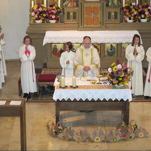 Erntedankfestzug und Gottesdienst in der Pfarrkirche Traberg