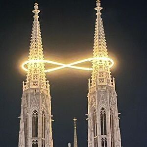 Ein tolles Erlebnis. Der Bus wartet bei der Votivkirche.