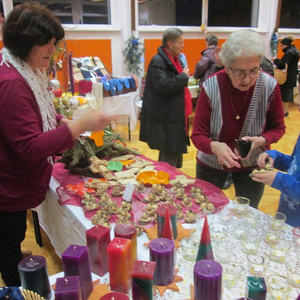 Adventkranzweihe und Schmankerlmarkt