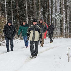 Bischofs Visitation Dekanat Weyer, Wanderung, Visitation mit den Mitgliedern der Pastoralkonferenz Dekanat Weyer in Trattenbach im SchneeFoto: Jack Haijes