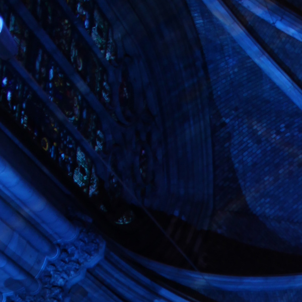 Detail von Lichtspielen im Mariendom Linz im Rahmen der Langen Nacht der Kirchen