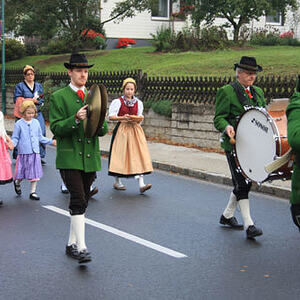 Festzug mit der Erntekrone