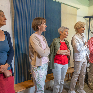 Ausflug der Alt-Sängerinnen des Kirchenchores Kirchdorf an der Krems anlässlich des 80. Geburtstages von Christa StrutzenbergerFoto: Färbermuseum Gutau