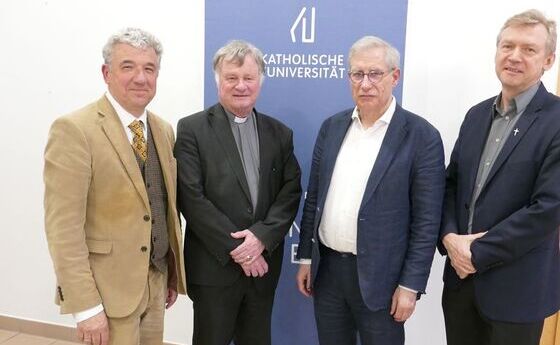 V. l.: Rektor Univ.-Prof. Dr. Michael Fuchs, Bischof Dr. Manfred Scheuer, Prof. Dr. Detlef Pollack, Regens KonsR Dr. Slawomir Dadas.