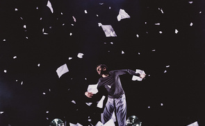 Renowned dancer Aakash Odedra, choreographer Lewis Major and the Ars Electronica Futurelab have been working together for the past year on an extraordinary dance performance that utilizes leading-edge media technology.