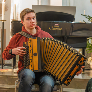 Mette mit festlicher musikalischen Umr