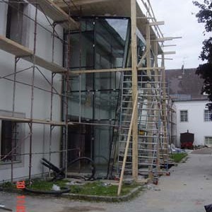 Errichtung des Glasvorbaues              