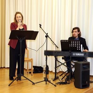 Musikduo Romana Karlsböck und Lukas Ferchhumer