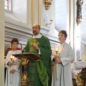 Familienmesse mit Ministrantinnenaufnahme