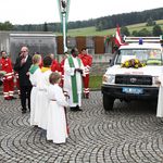 Segnung des neuen Rettungsautos für Tansania