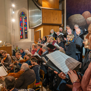Der Gottesdienst wurde musikalisch mitgestaltet vom Kirchenchor sowie Orchester