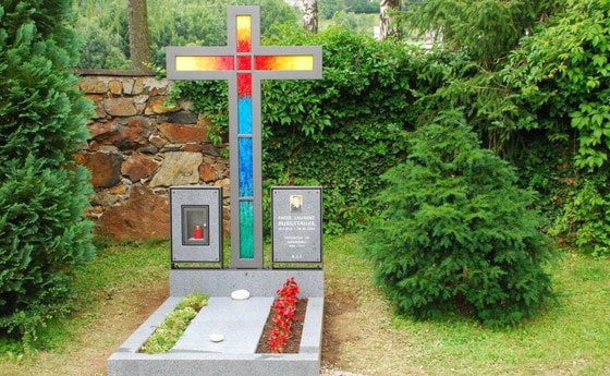  Würdige Grabstätte für P. Laurenz