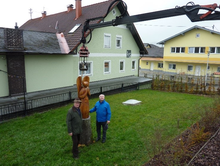 Ein Engel schaut auf unser Pfarrzentrum