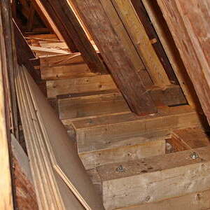 erste Fotos von der Dachstuhlsanierung