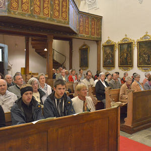 Ehrenamtlichen der Pfarre Kirchdorf wurden durch Pfarrer Pater Severin Kranabitl. Eine kurze Danke in der Bergkirche in Klaus, anschließend bei Schninagl ein EssenFoto Jack Haijes